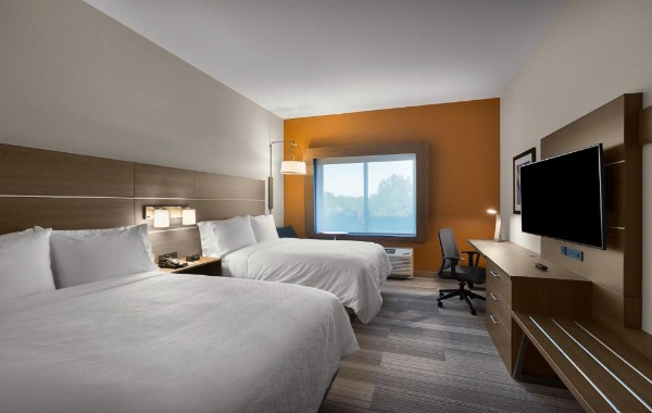 Holiday Inn Express & Suites - Fayetteville South image 20
